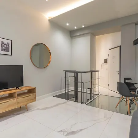 Apartamento Xenia - Spacious Three-room In Moscova Area *