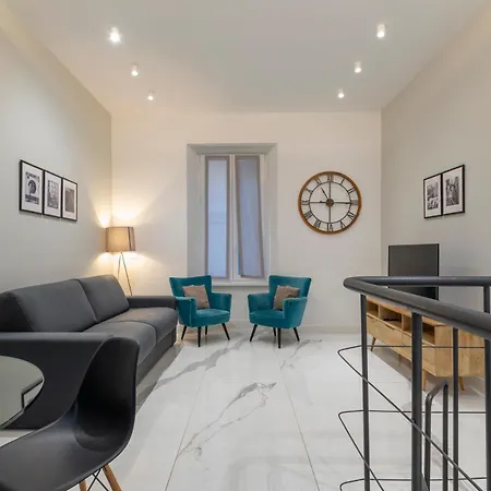 Xenia - Spacious Three-room In Moscova Area Apartamento