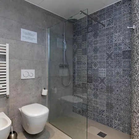 Apartamento Xenia - Spacious Three-room In Moscova Area *